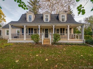 221 Spring St, Geneva, IL 60134