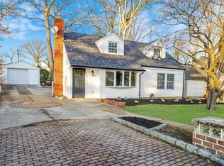 1286 Bretton Rd, Valley Stream, NY 11580