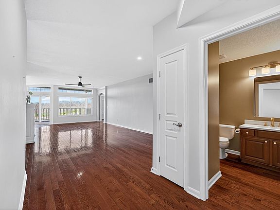 5th image of 103 Riverscape Ct