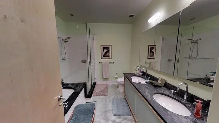 Sold by Luxe Group | media 25