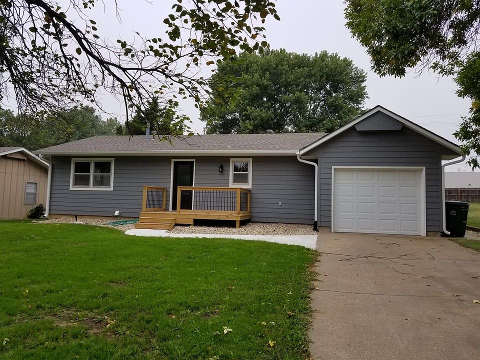 1st image of 204 Hilltop Dr