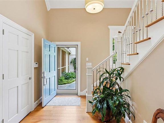 5th image of 14 Graylyn Place Ln