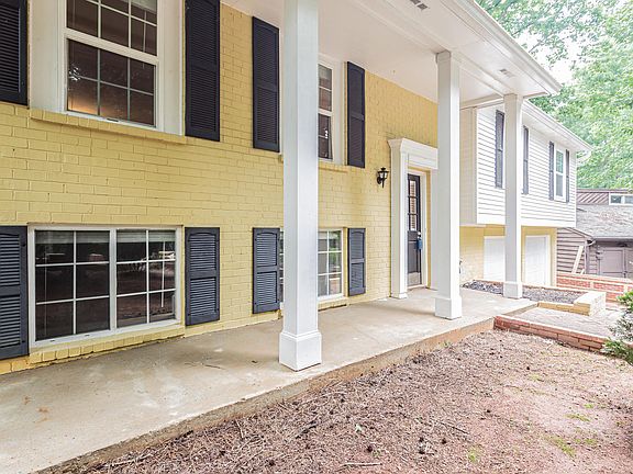 2nd image of 170 Worthington Hills Trce