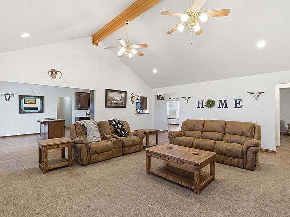 4th image of 301 Rhoades Ln