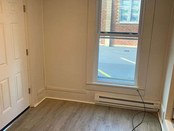5th image of 4453 Main St #2