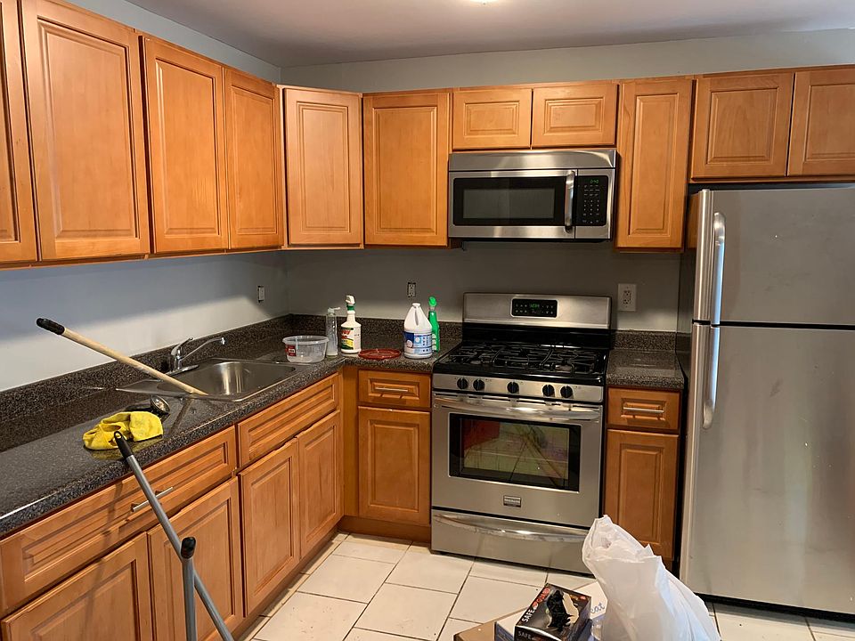 2nd image of 2542 White Plains Rd #3A