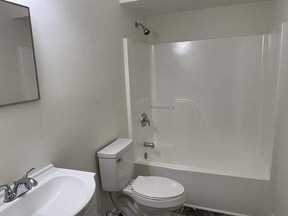 3rd image of 526 Cleveland Ave #B2