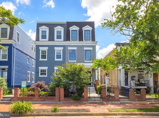 330 16th St SE UNIT 1, Washington, DC 20003