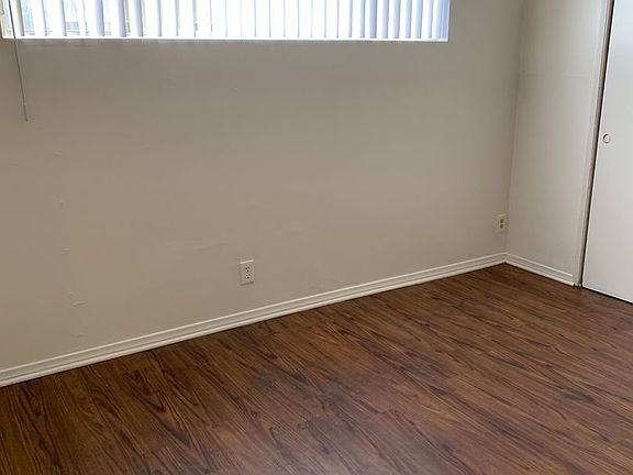 3rd image of 1627 W 206th St APT B