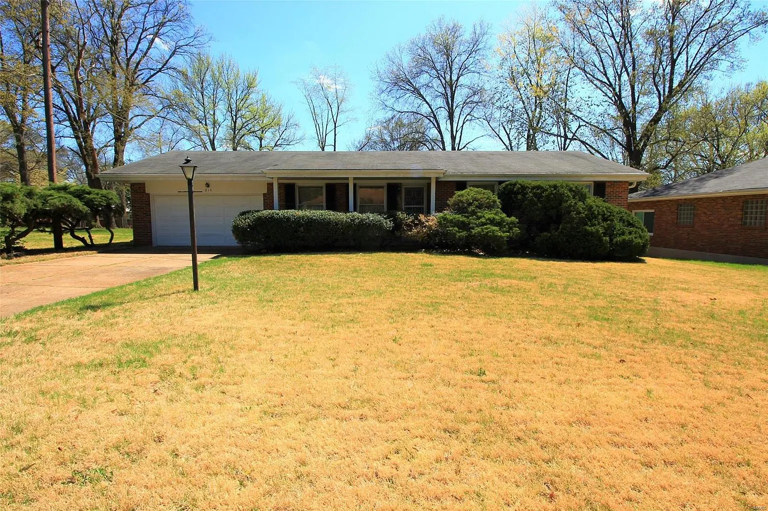 214 Olympia Dr photo 1