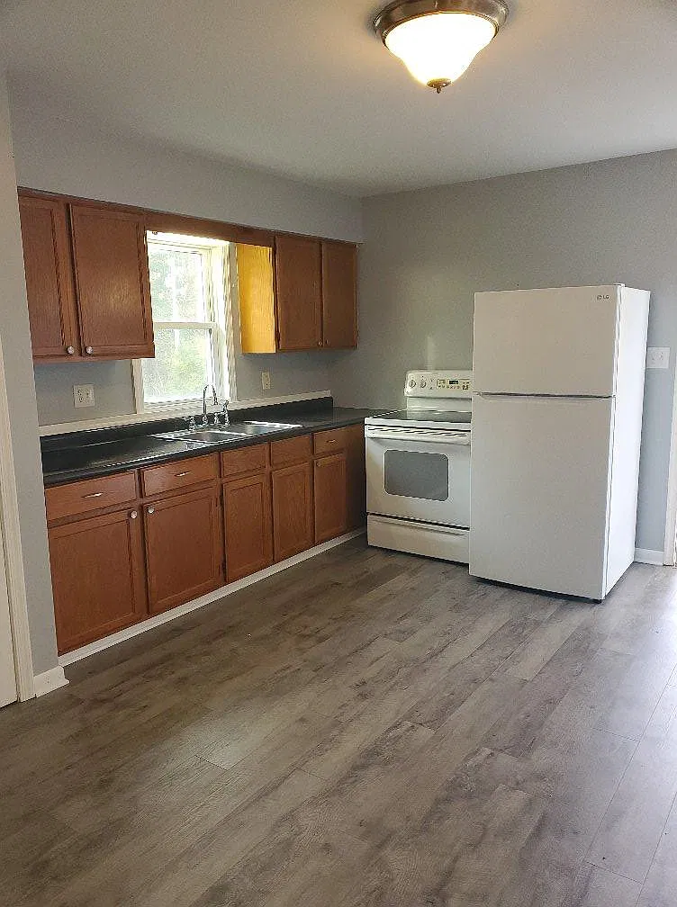 2 bed, 1000 sqft, $1,200 — Photo 2