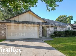 2104 Homecraft Dr, Bedford, TX 76021