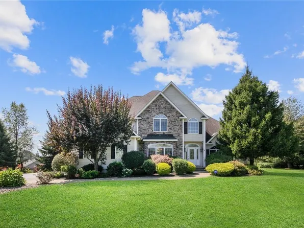 97 Reggies Way, La Grange Ville, NY 12540