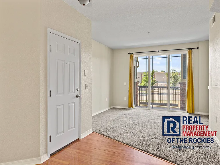 2133 Krisron Rd #C-207 — Photo 7