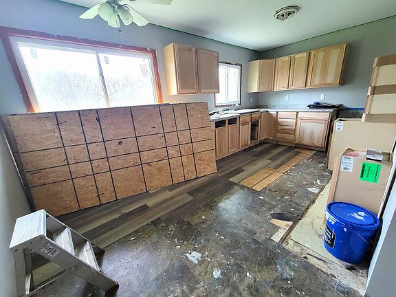 4th image of 2569 E 22nd Rd