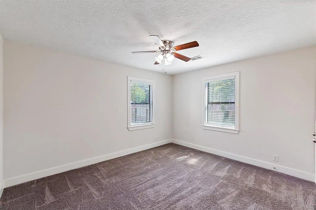 1305 Idylwild St - A — Photo 1