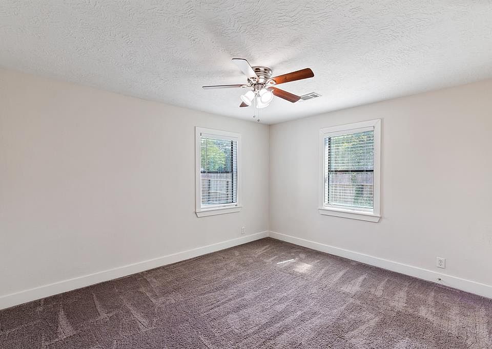 1st image of 1305 Idylwild St