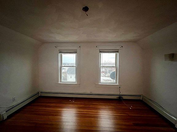 2nd image of 25 Chapel St #3