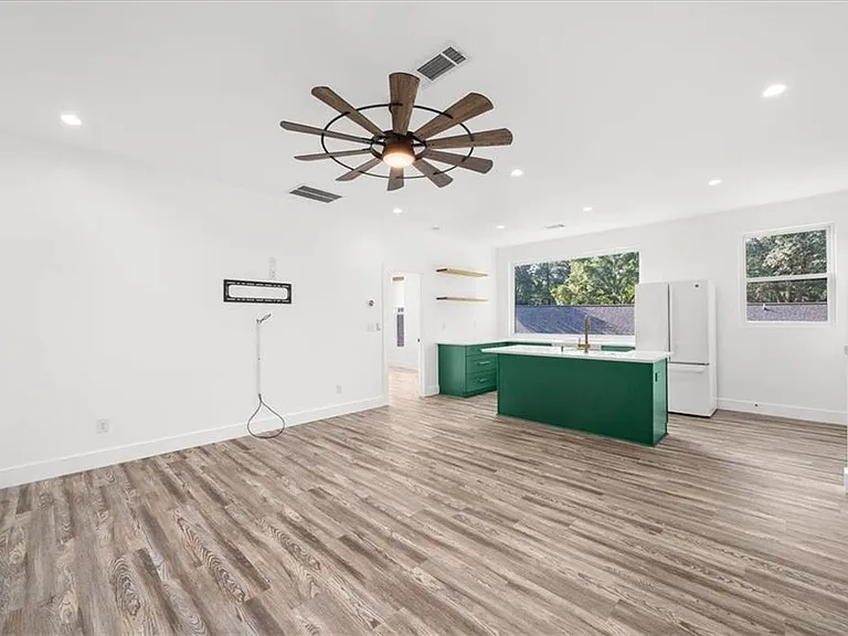1871 Dyer Cir — Photo 13