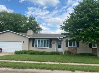 2636 Idaho Ave, Fremont, NE 68025