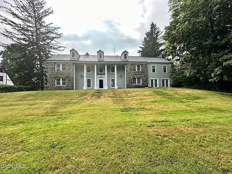 3rd image of 9 Birch Hill Road