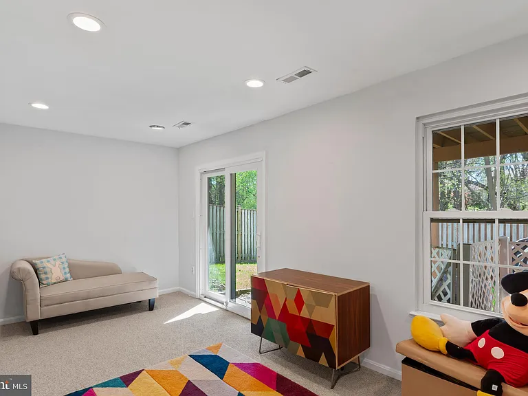 10267 Green Holly Ter — Photo 34