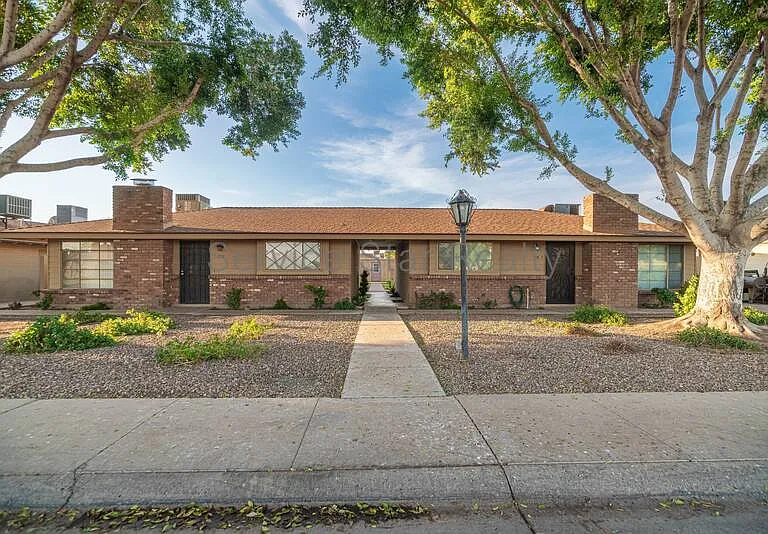 518 E Huntington Dr #3 — Photo 1