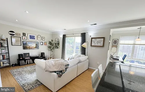 416 S Veitch St #307 Photo 1