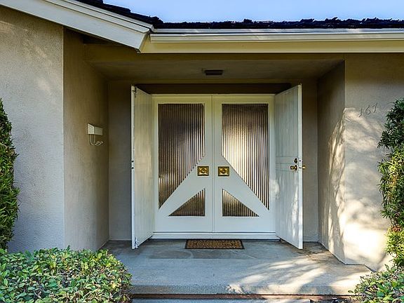 5th image of 167 E Wistaria Ave