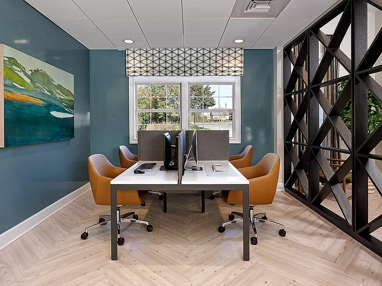 24-Hour Business Center with Computers and Wireless Printing