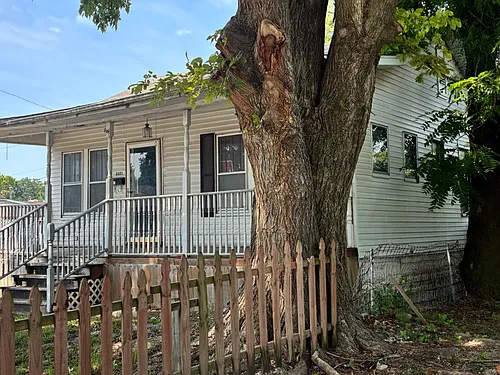 3001 Myrtle Ave Photo 1
