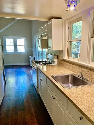 329 S Pine St #B Photo 1 329 S Pine St #B Photo 1