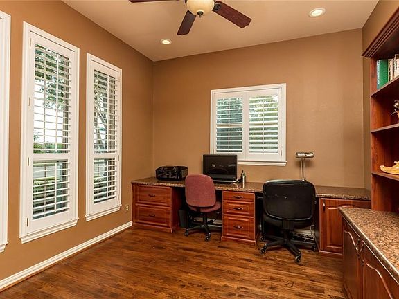 5th image of 4020 Emery Ave