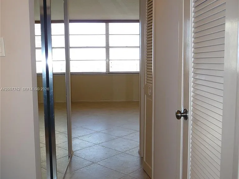 18071 Biscayne Blvd #603 — Photo 17