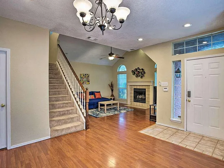 544 Raintree Cir — Photo 9