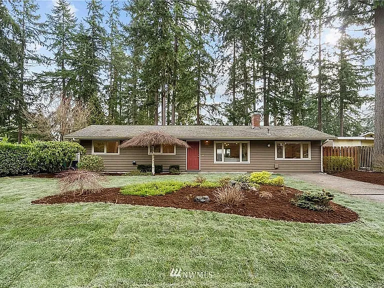 8940 121st Ave SE photo 1