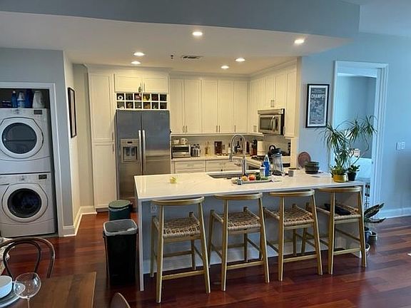 2nd image of 270 17th St NW