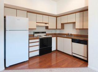 Summit View Apartments (120), Seattle, WA 98122