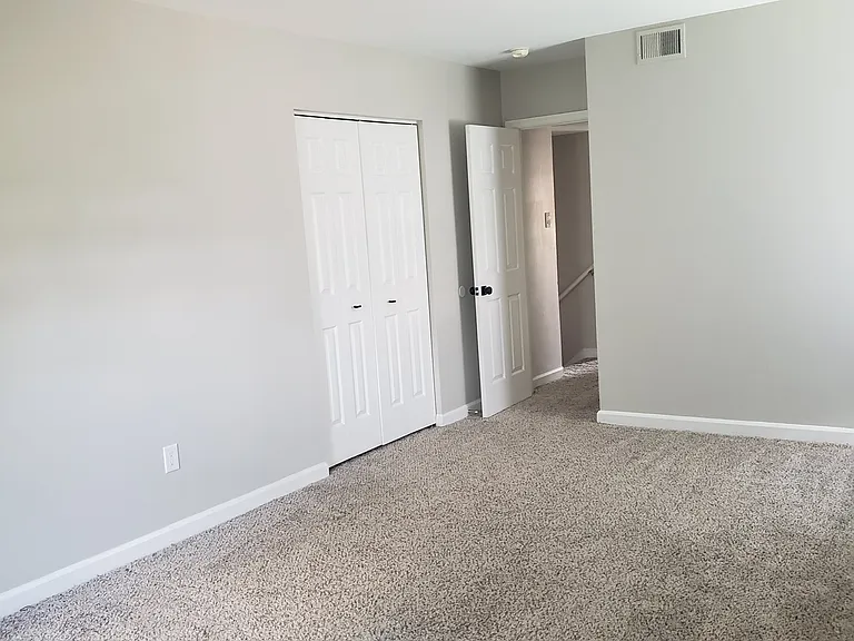 1017-1019 Shenandoah Ave #A — Photo 3