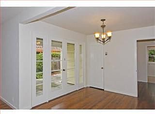 5th image of 445 Guinda St
