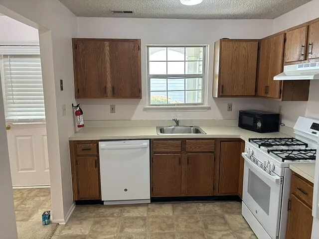 133 Tulip Ln — Photo 5
