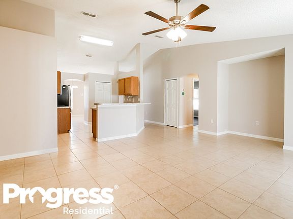 5th image of 1044 Cannock Dr