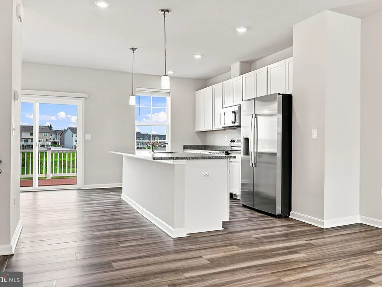 417 Seeback Dr — Photo 21