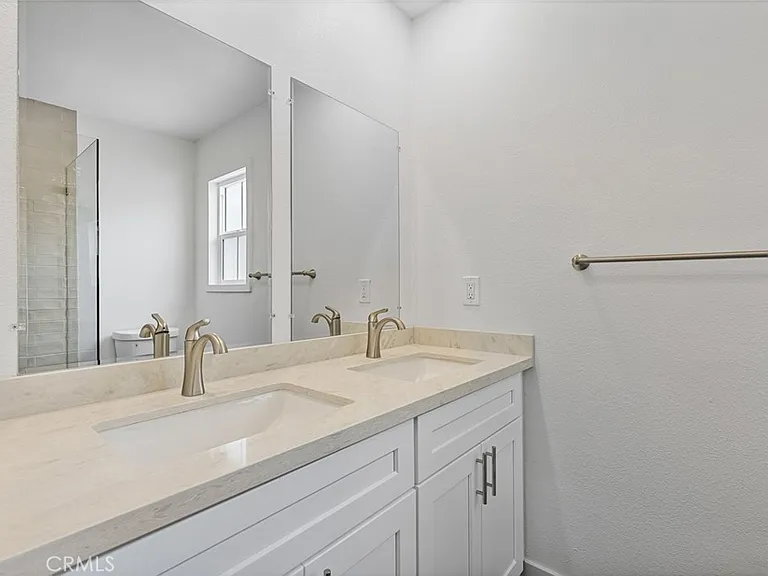 5339 1/2 Bellingham Ave — Photo 13