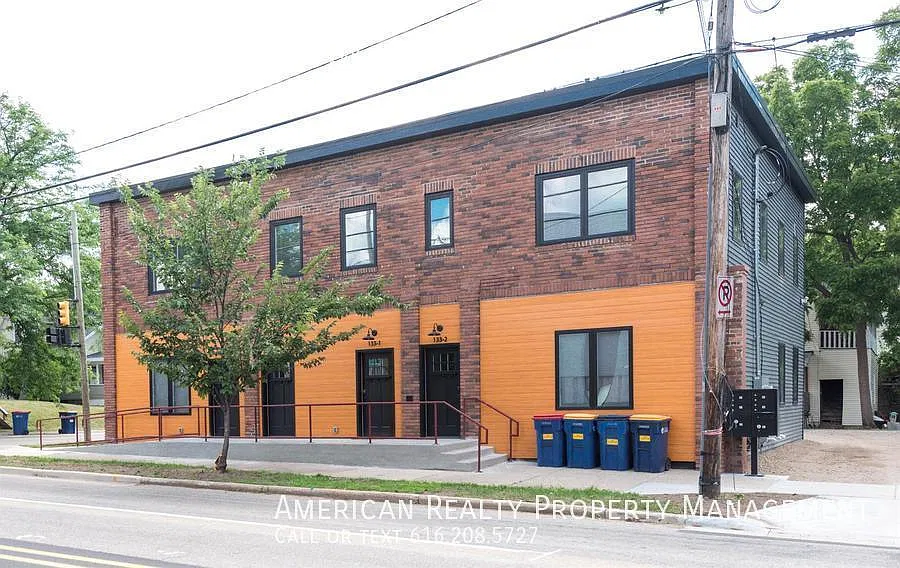 3 bed, 1170 sqft, $2,250 — Photo 1