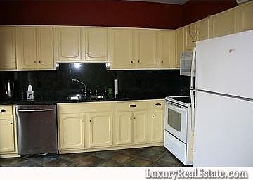 5th image of 5525 Sardinia St