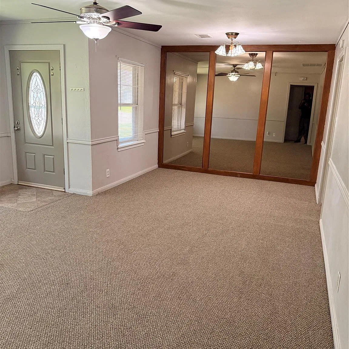 3 bed, 1.0 bath, 1250 sqft, $1,600 — Photo 2