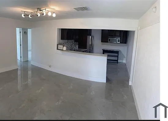 112 Ronald Rd — Photo 2