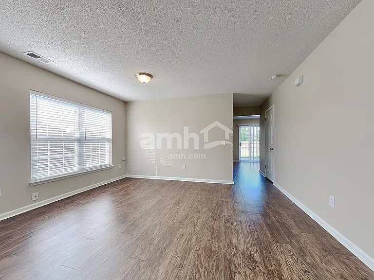 105 Walton Pl — Photo 6