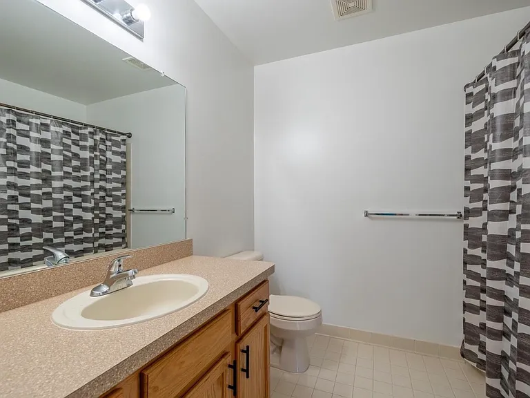 15357 Yale Dr — Photo 7